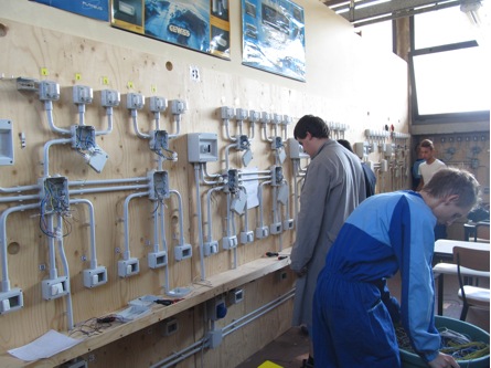 L’Ente CRF aiuta la Scuola don Facibeni per la formazione di elettricisti civili e industriali