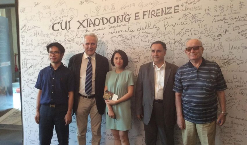 Il Presidente del Consiglio Eugenio Giani in visita alla mostra di Cui Xiaodong