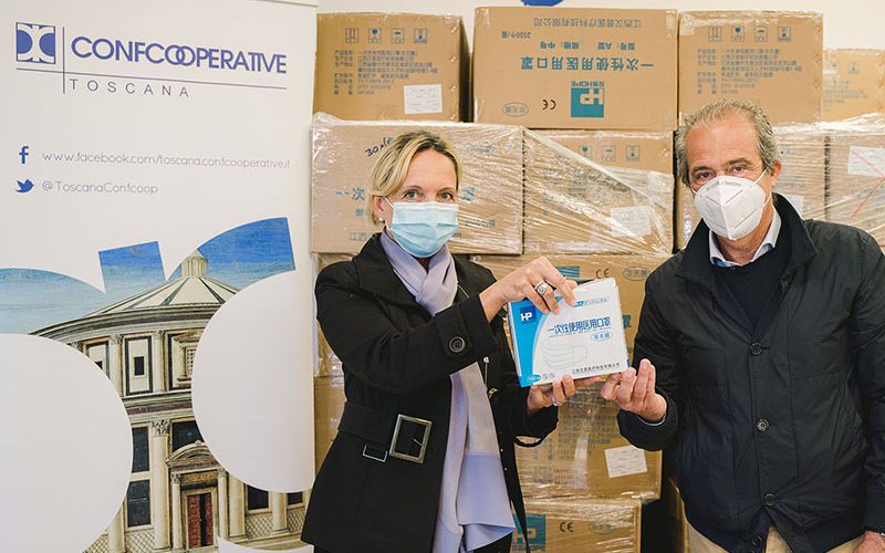 Coronavirus: donate 250 mila mascherine a Confcooperative Toscana