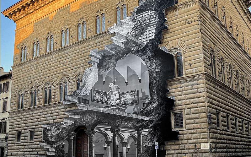 L’installazione ‘La Ferita’ dell’artista JR sulla facciata di Palazzo Strozzi