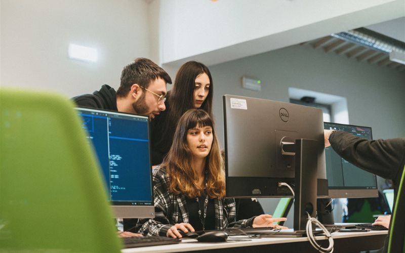 Scuola di programmazione 42 Firenze, al via i corsi di orientamento gratuiti