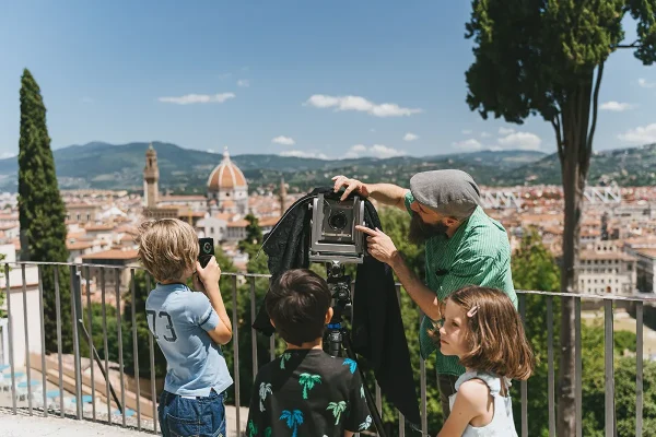 Laboratori gratuiti per bambini alla mostra di Mimmo Jodice