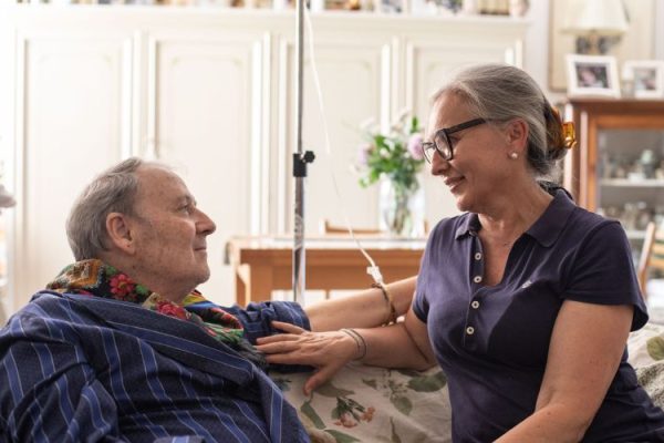 Un corso per assistere a domicilio i propri cari affetti da patologie croniche