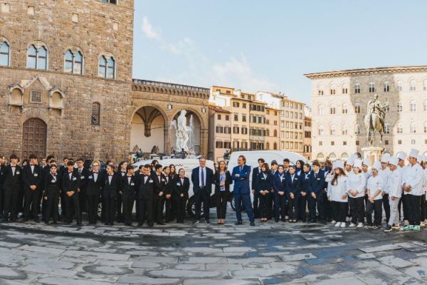 Fondazione CR Firenze dona due furgoni agli istituti alberghieri