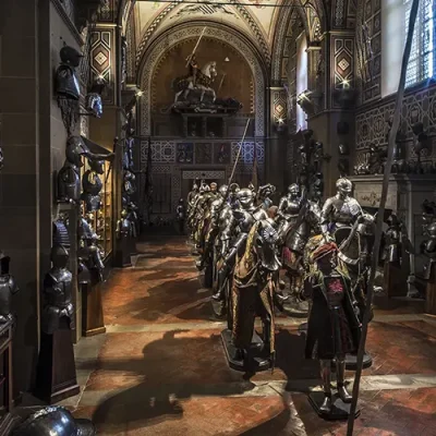 L'interno di una sala del Museo Stibbert