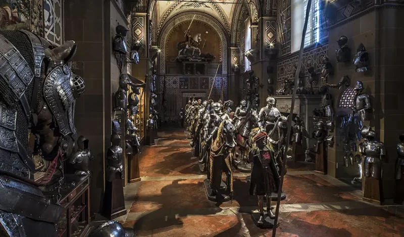 L'interno di una sala del Museo Stibbert