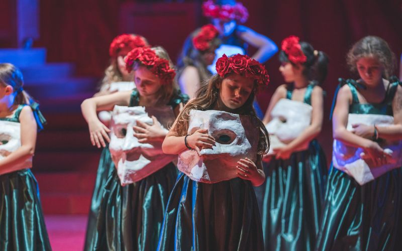 Torna All’Opera… In Campo con il Giullare del Duca: 120 bambini e ragazzi sul palco 