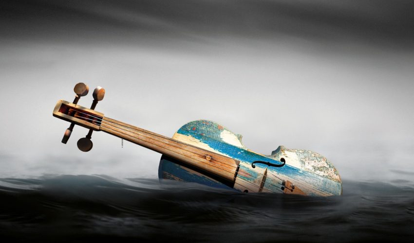 L’Orchestra del Mare al Maggio con strumenti nati in carcere dal legno delle barche dei migranti