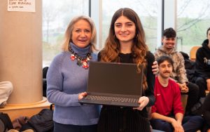 Furti all’IIS Agnoletti, Fondazione CR Firenze riacquista e dona i computer agli studenti