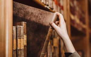 Fondazione Biblioteche assegna una borsa di studio da 10.000 euro per una ricerca su “Il processo costituente in Italia e Francia (1944–1946)”